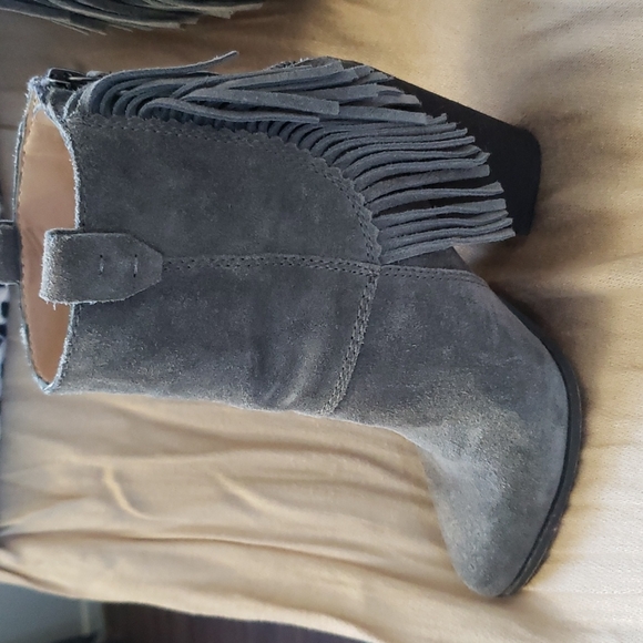 Joe's grey, suede, fringe boots - Picture 5 of 8